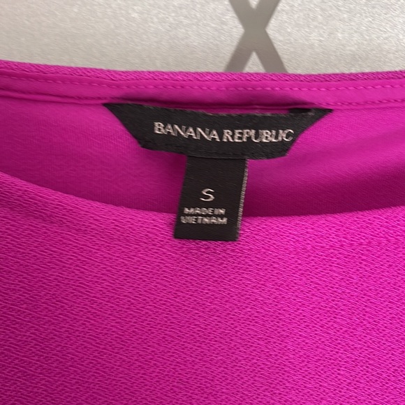 Fuchsia banana republic top - Picture 4 of 5